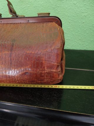 Bolso médico antiguo piel cocodrilo
