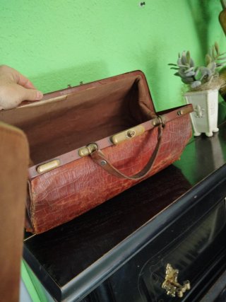 Bolso médico antiguo piel cocodrilo