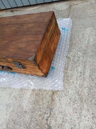 Maleta de madera antigua