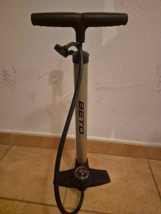 Bomba de aire Beto para bicicleta
