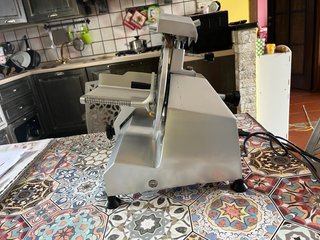Affettatrice semi-professionale