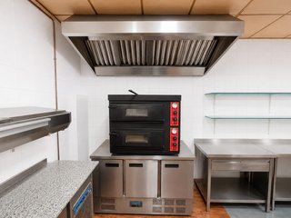 Pizzeria Local commercial