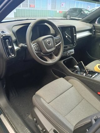 Volvo XC40 2026