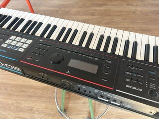 Sintetizador Roland Juno DS
