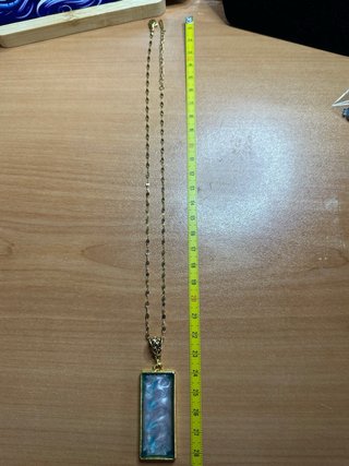 Collana ciondolo rettangolare dorato