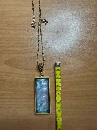Collana ciondolo rettangolare dorato