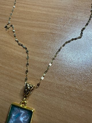 Collana ciondolo rettangolare dorato
