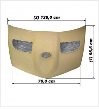 Capó con relieve y rejillas
