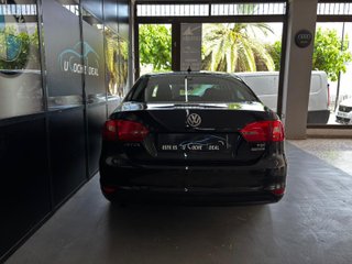 Volkswagen Jetta 1.6 TDI 105cv Advance Bluemotion Tech