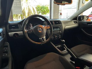 Volkswagen Jetta 1.6 TDI 105cv Advance Bluemotion Tech