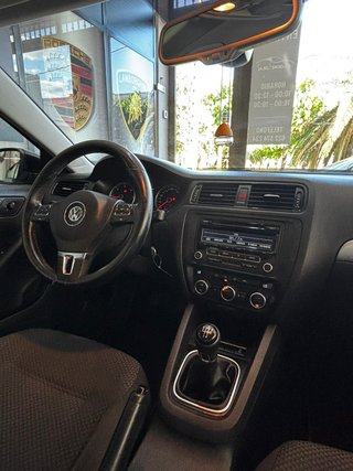 Volkswagen Jetta 1.6 TDI 105cv Advance Bluemotion Tech
