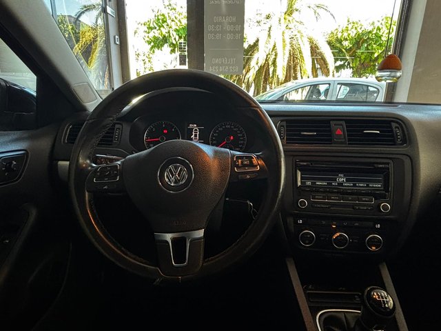 Volkswagen Jetta 1.6 TDI 105cv Advance Bluemotion Tech