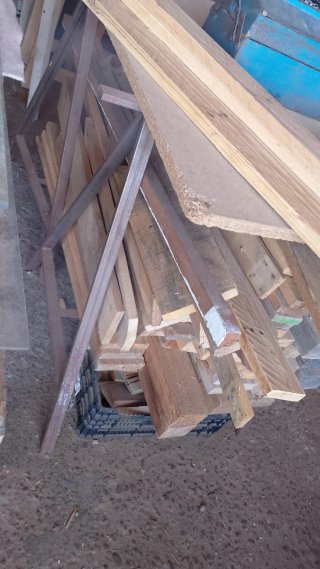 Vigas y tablas de madera