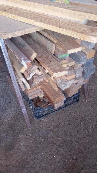 Vigas y tablas de madera