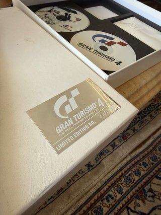 Pack Gran Turismo 4 Ed. Limitada + GT5 Láminas