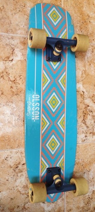 Monopatín Olsson Negro con Diseño