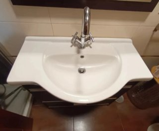 Mueble de baño en perfecto uso.