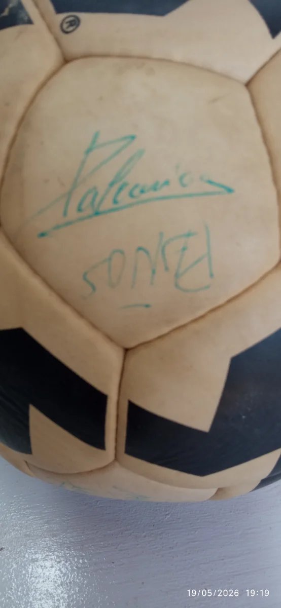 Balón firmado Hércules de Alicante