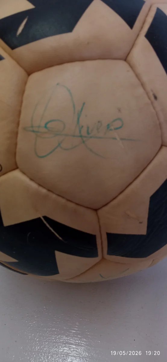 Balón firmado Hércules de Alicante