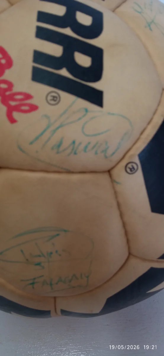Balón firmado Hércules de Alicante