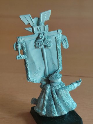 Warhammer portaestandarte batalla enano