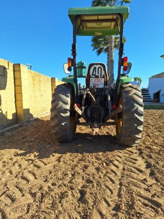 Tractor John Deere 4520