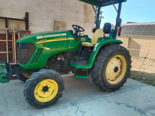 Tractor John Deere 4520