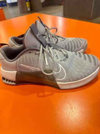 Zapatillas Nike Metcon 9 Gris/Blanco