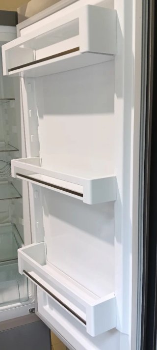 Nevera Liebherr plateada 200 x 60