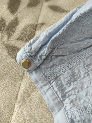 Purificación García camisa bordada