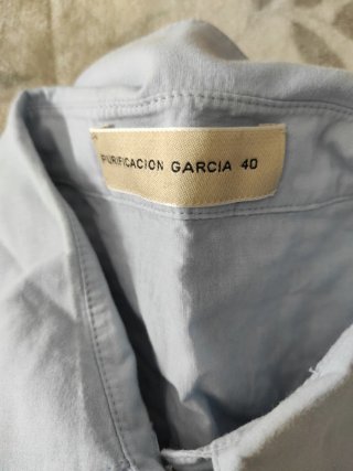 Purificación García camisa bordada