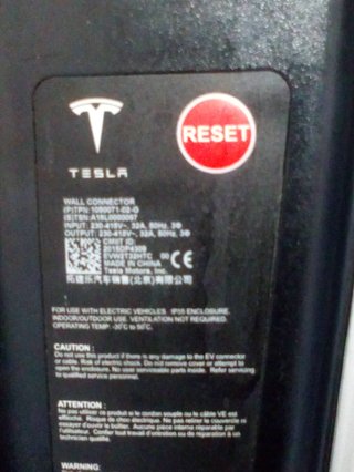 Cargador Tesla WALL CONNECTOR  ELÉCTRICO  Y HíBRID