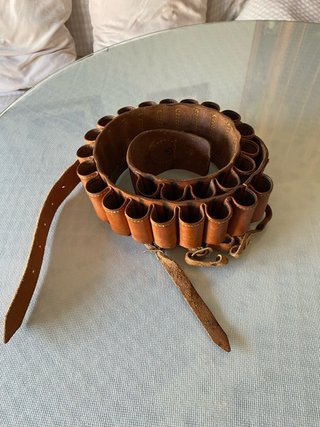 Canana de cuero para cinturón