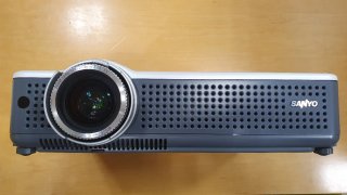 Proyector Sanyo PLC-XU88 LCD