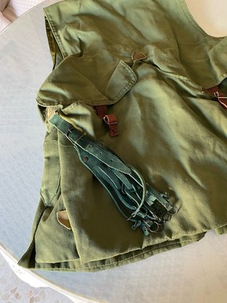 Chaleco de caza con cartucheras