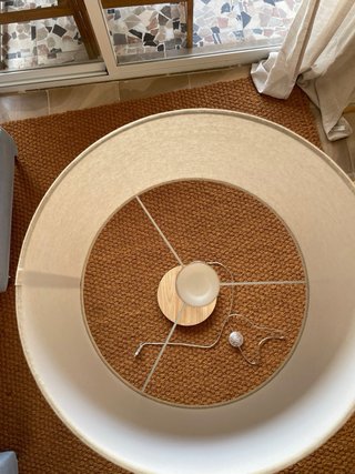 Lámpara de pie madera y tela beige