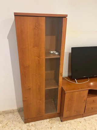 Mueble de salón madera y cristal