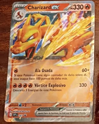 5 Cartas Charizard + 5 Fundas y Álbum Fulgor Negro