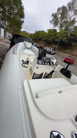 Semirrígida Avon 4m Motor 50cv 4T
