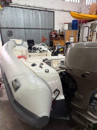 Semirrígida Avon 4m Motor 50cv 4T