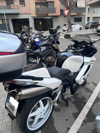 Honda VFR800 Blanca Sportbike(Oferta esta semana)