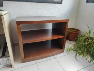 Mesa auxiliar de madera maciza
