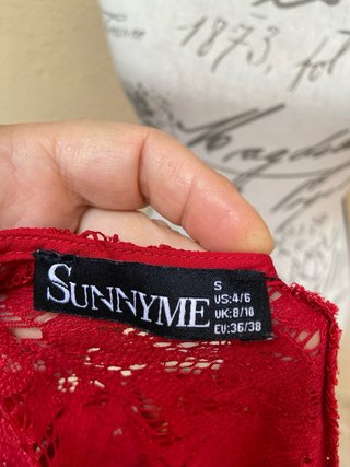 Blusa encaje roja manga larga talla S