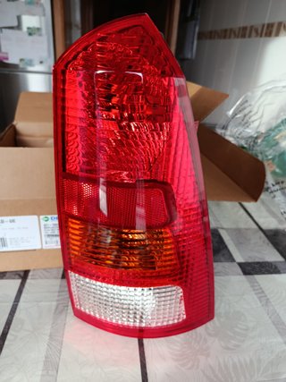 Faro trasero derecho Ford Focus Wagon