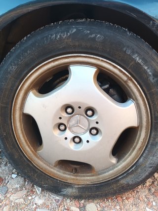 Llanta Mercedes-Benz R16 215/55R16 97W
