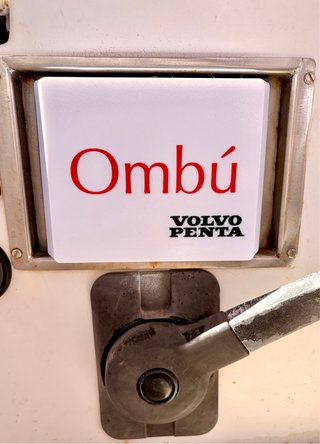 Tapa protectora cuadro motor Volvo Penta