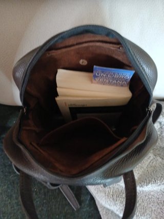 Mochila de cuero marrón oscuro