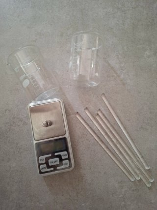 Set 2 vasos de precipitado, báscula, mezcladores