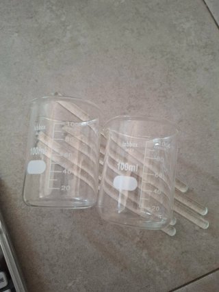 Set 2 vasos de precipitado, báscula, mezcladores