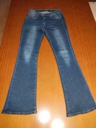 Pantalón vaquero mujer campana